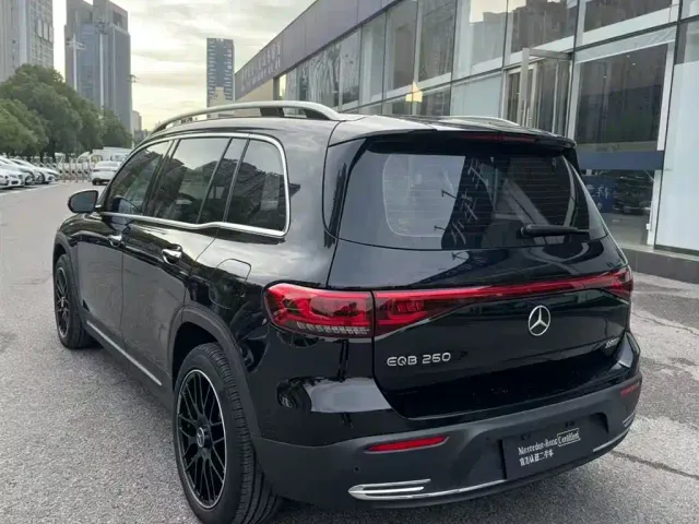 Mercedes-Benz EQB — Фото автомобиля 8