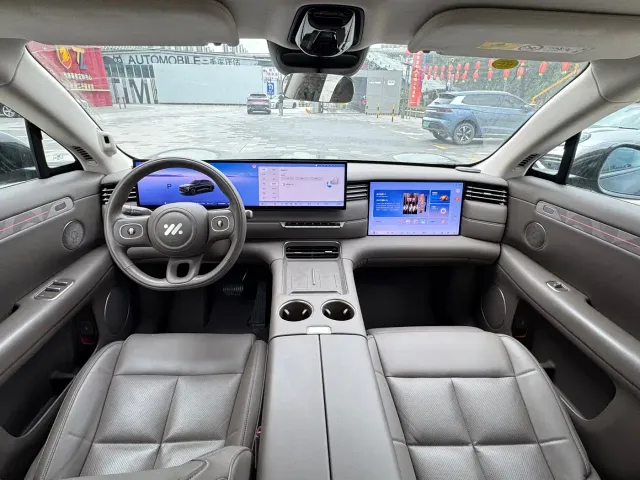 IM Motors LS6 — Фото автомобиля 9
