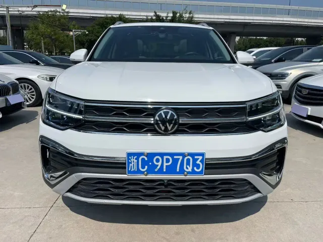 Фотография автомобиля — Volkswagen Tharu