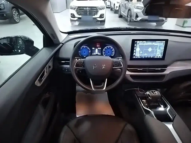 Hongqi E-QM5 — Фото автомобиля 10
