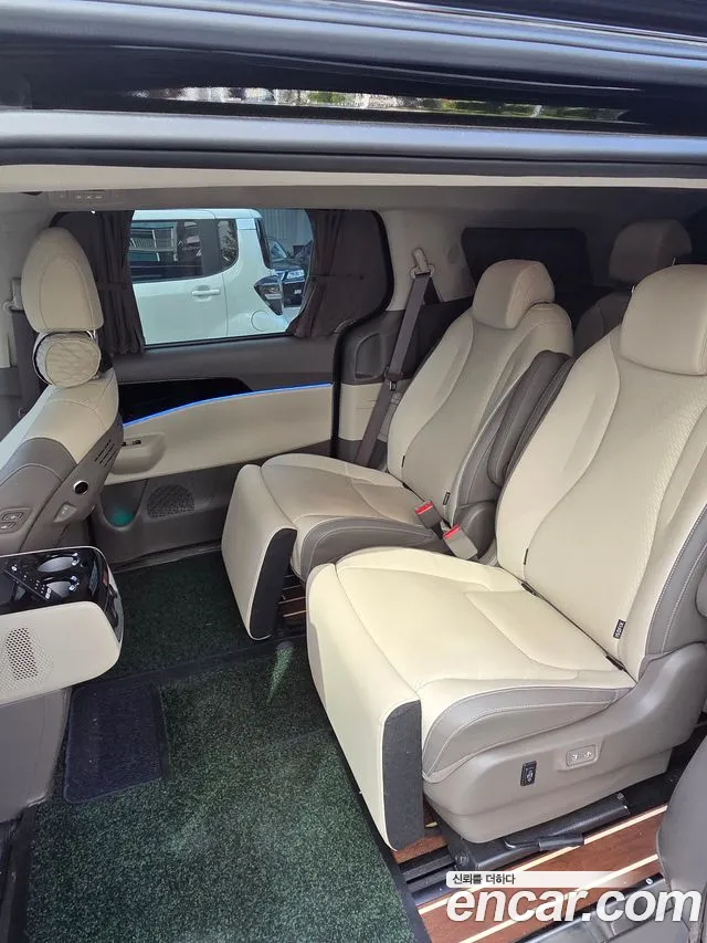 Kia Carnival Generation 4 — Фото автомобиля 6