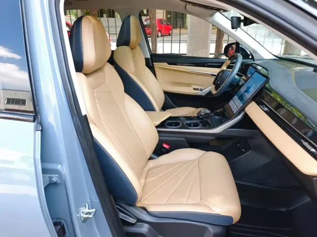 Geely Boyue L — Фото автомобиля 24