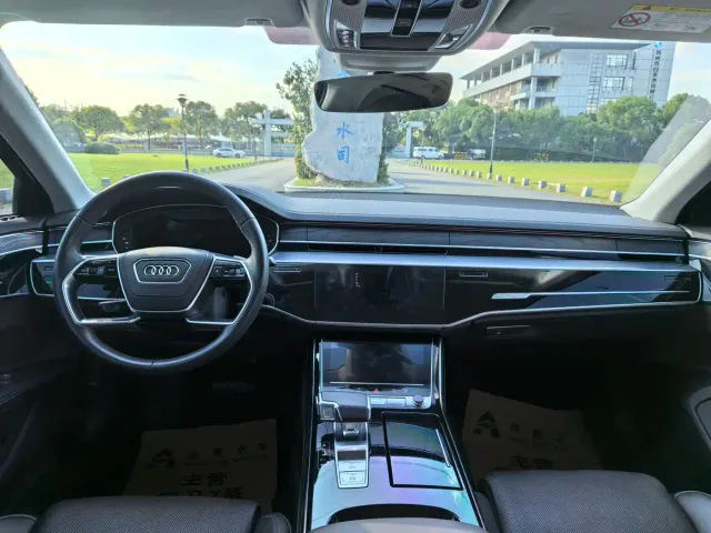 Audi A8 — Фото автомобиля 11
