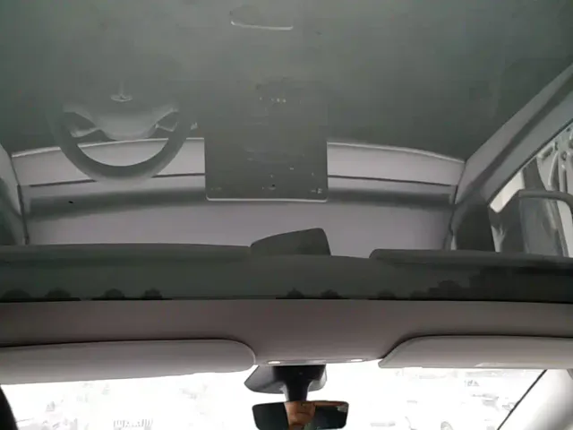 Tesla Model Y — Фото автомобиля 13