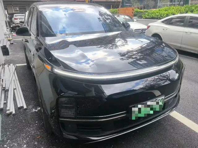 Li Auto L8 — Фото автомобиля 2