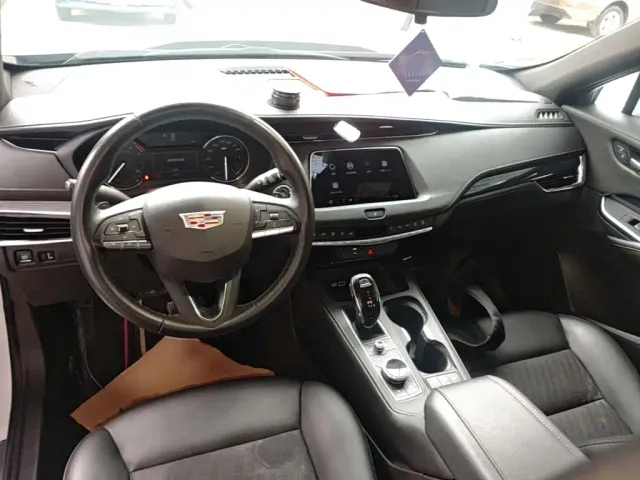 Cadillac XT4 — Фото автомобиля 9