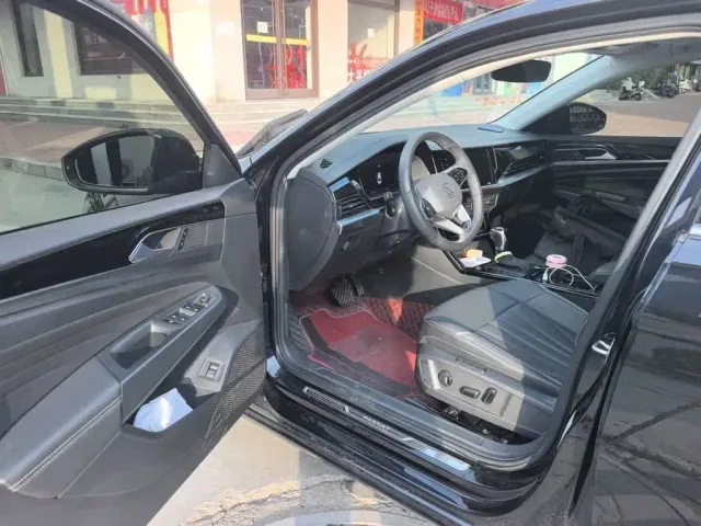 Volkswagen Passat — Фото автомобиля 12