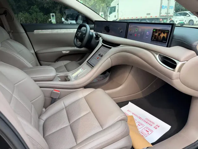 IM Motors L6 — Фото автомобиля 15