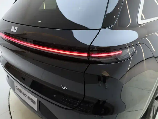 Li Auto L6 — Фото автомобиля 16