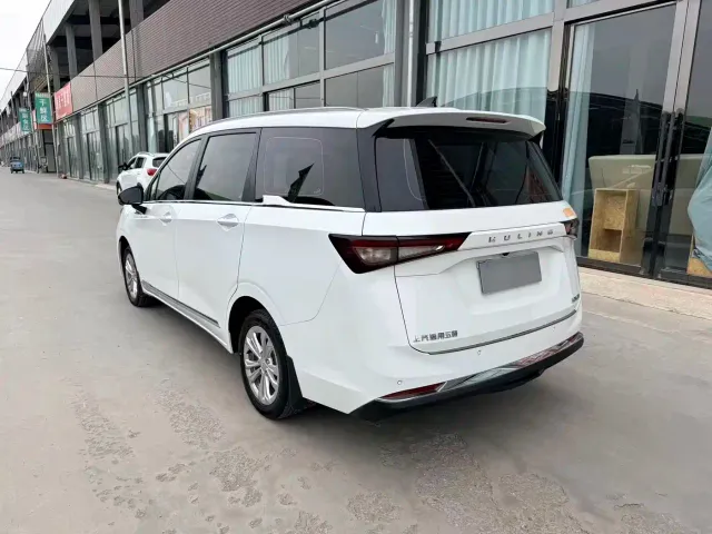 Wuling Jiachen — Фото автомобиля 4