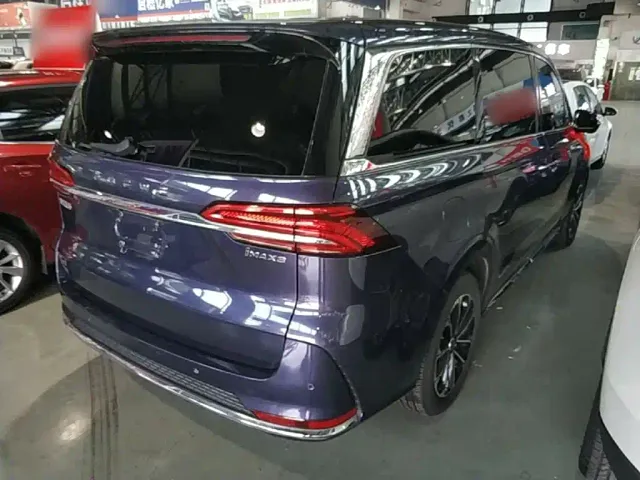 Roewe iMAX8 — Фото автомобиля 6