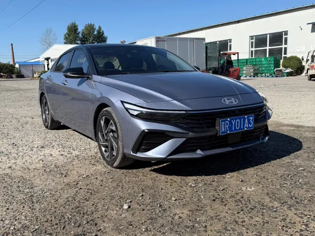 Фотография автомобиля — Hyundai Elantra