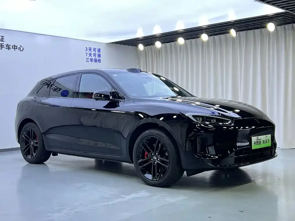 AITO Wenjie AITO M5 2025 Extended Range Ultra AWD — Фото автомобиля 2