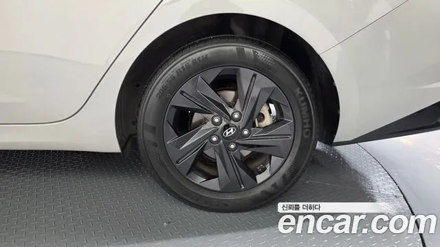 Hyundai Avante CN7 — Фото автомобиля 6