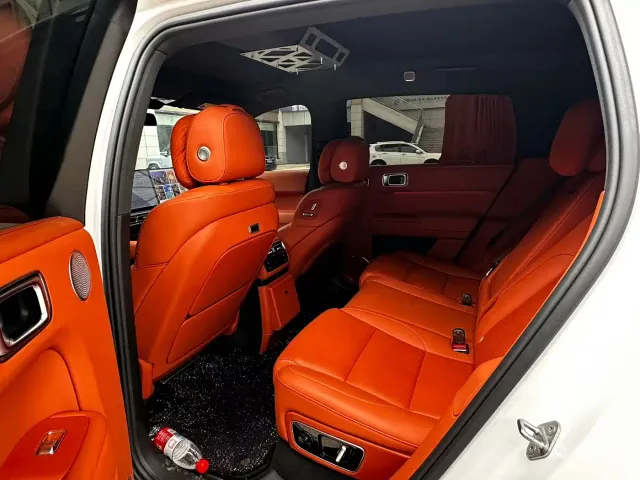 Li Auto L7 — Фото автомобиля 8