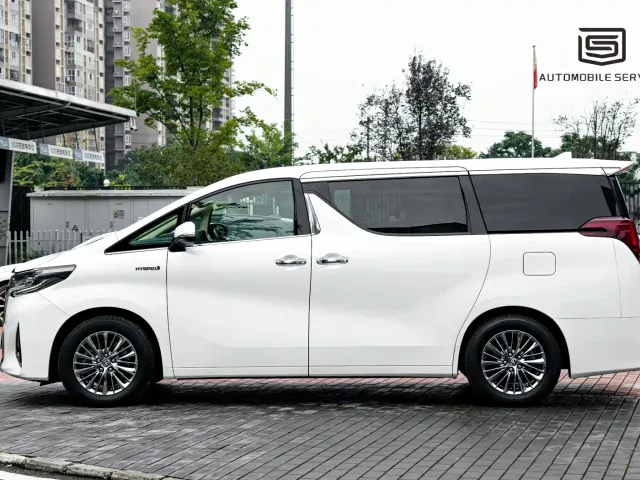 Toyota Alphard — Фото автомобиля 3