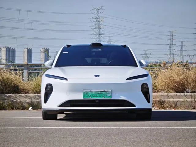 Nio ET5 Touring — Фото автомобиля 2