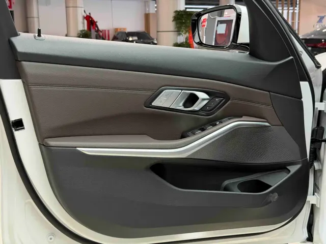 BMW 3 Series — Фото автомобиля 7