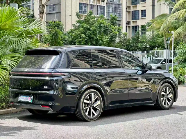 Li Auto L8 — Фото автомобиля 9