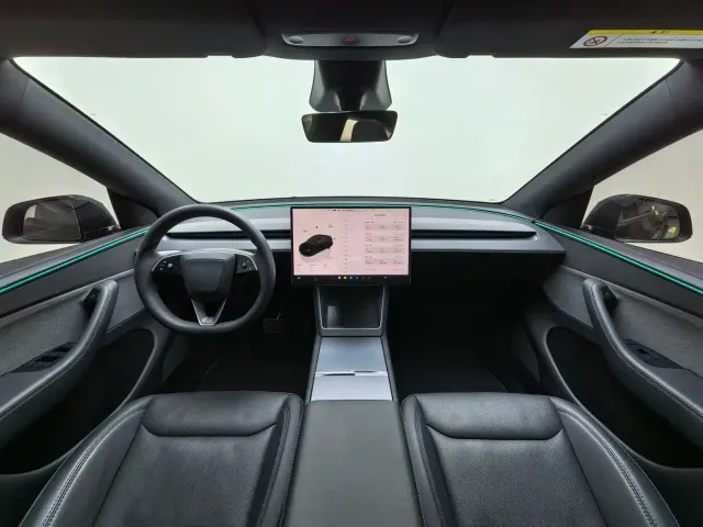 Tesla Model Y — Фото автомобиля 8
