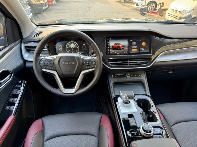 Isuzu D-MAX — Фото автомобиля 12