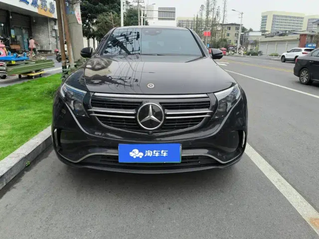 Mercedes-Benz EQC — Фото автомобиля 2