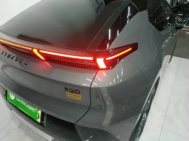 Lynk & Co Z20 — Фото автомобиля 23