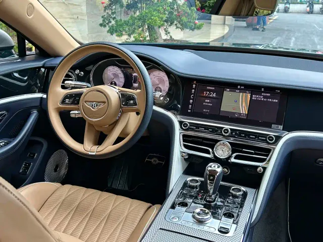 Bentley Flying Spur — Фото автомобиля 4
