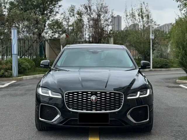 Jaguar XFL — Фото автомобиля 3
