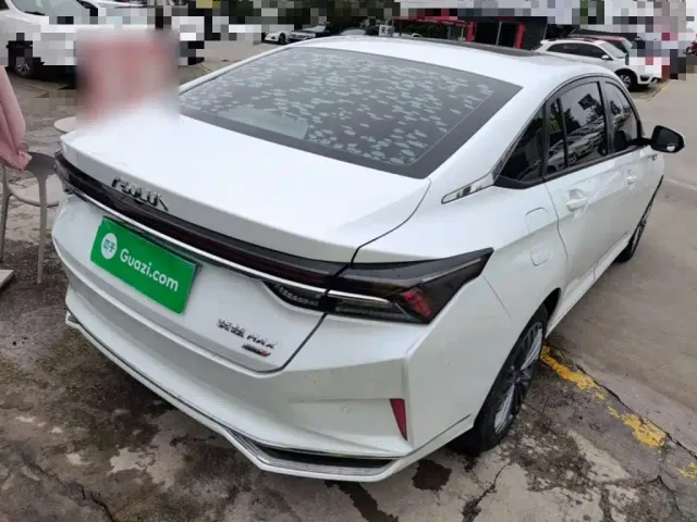 Dongfeng Yixuan MAX — Фото автомобиля 6