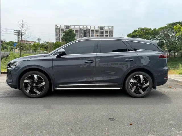BYD Tang — Фото автомобиля 4