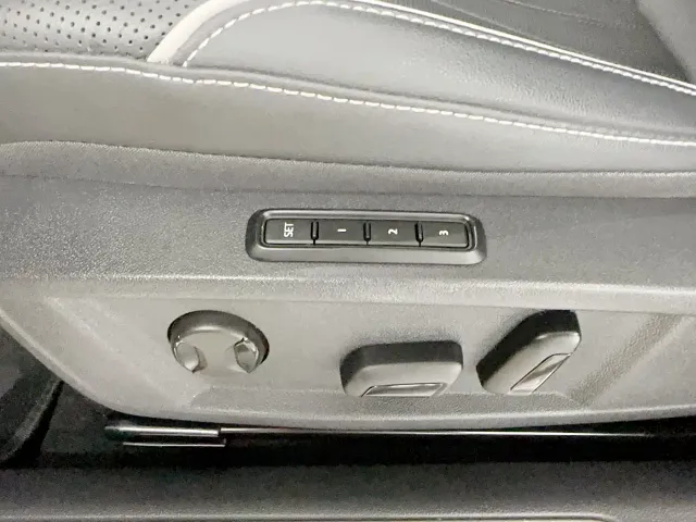 Volkswagen Passat — Фото автомобиля 13