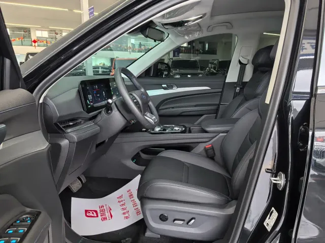 Ford Lingrui — Фото автомобиля 4