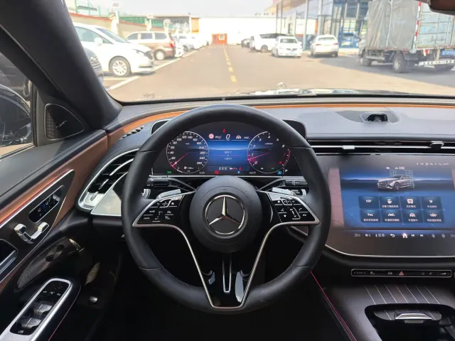 Mercedes-Benz E-Class — Фото автомобиля 10