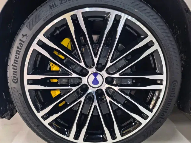 Denza Z9GT — Фото автомобиля 12