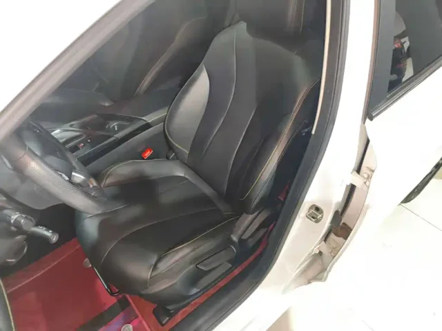 Roewe i5 — Фото автомобиля 14