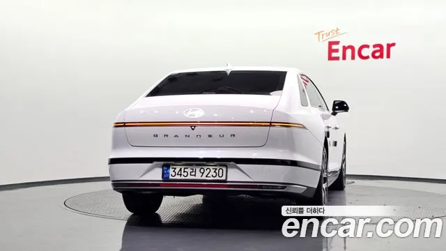 Hyundai Grandeur GN7 — Фото автомобиля 3