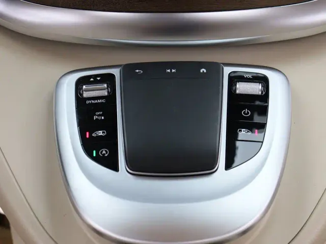 Mercedes-Benz V-Class — Фото автомобиля 19