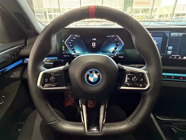 BMW i5 M60 — Фото автомобиля 5