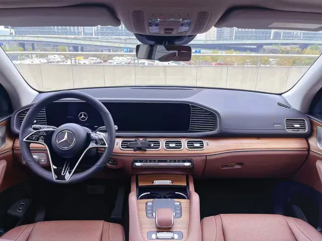 Mercedes-Benz GLE-Class — Фото автомобиля 12