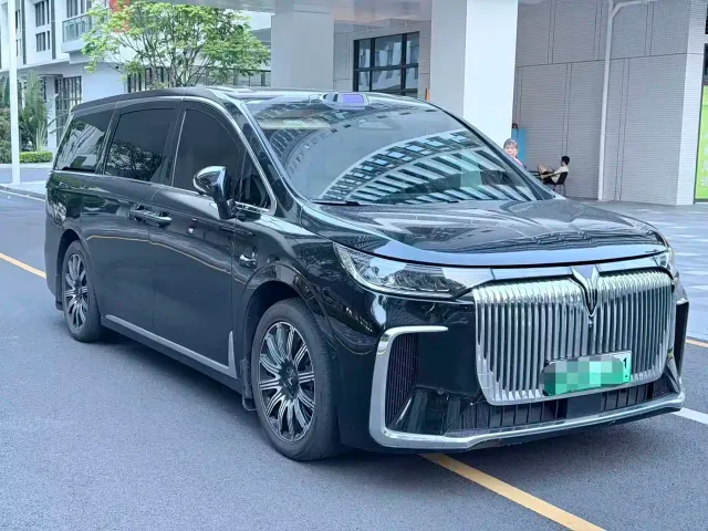 Voyah Auto Voyah Dreamer 2025 Model EV 4WD Excellent QianKun Edition — Фото автомобиля 3