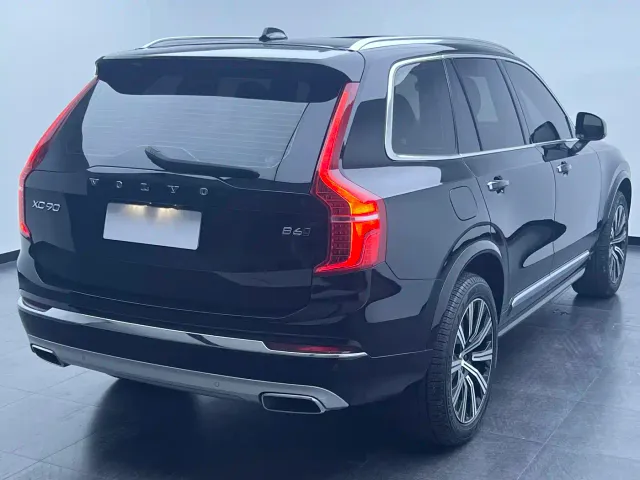 Volvo XC90 — Фото автомобиля 7