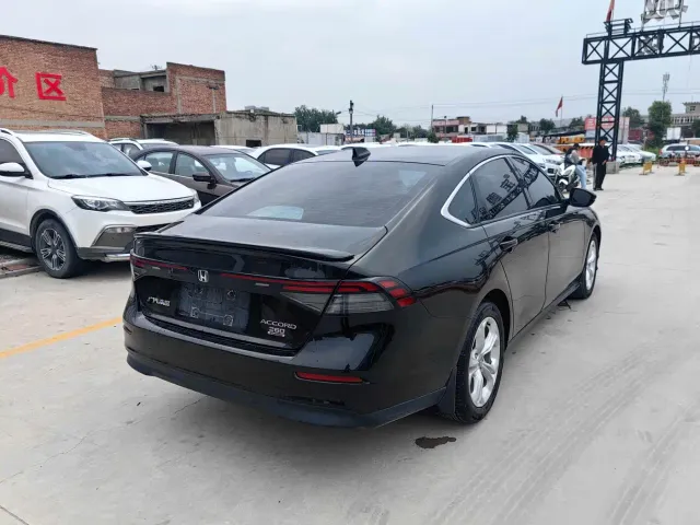 Honda Accord — Фото автомобиля 8