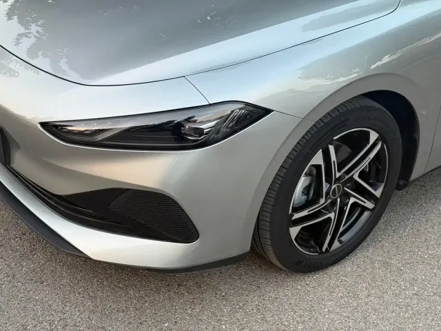 Roewe D7 — Фото автомобиля 3