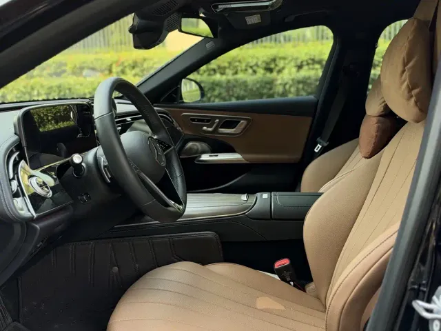 Mercedes-Benz E-Class — Фото автомобиля 4
