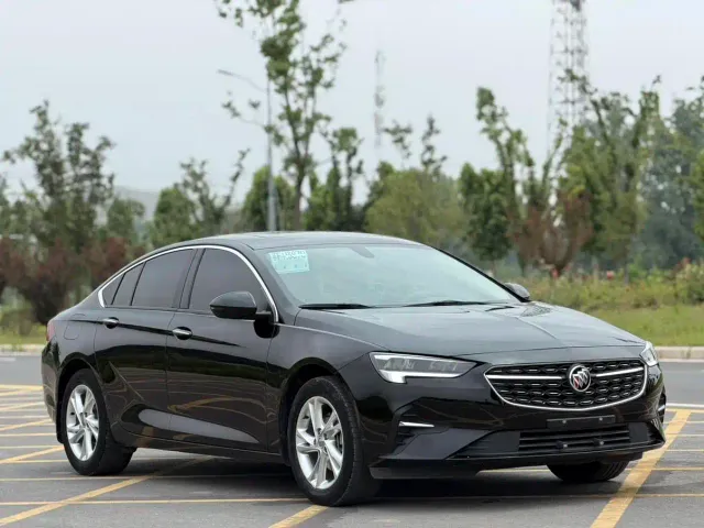 Buick Regal — Фото автомобиля 3