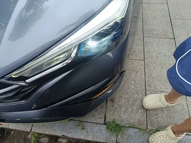 Roewe i5 — Фото автомобиля 23