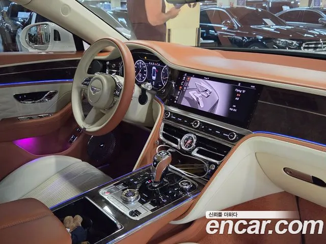 Bentley Flying Spur — Фото автомобиля 13