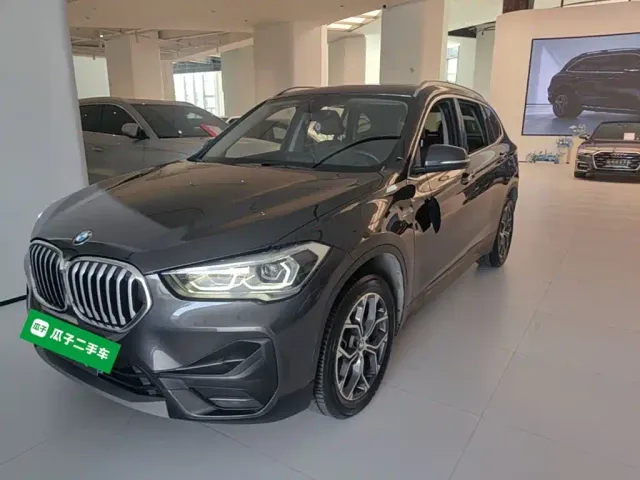Фотография автомобиля — BMW X1