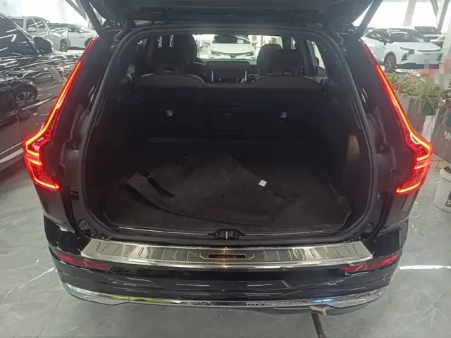 Volvo XC60 — Фото автомобиля 18